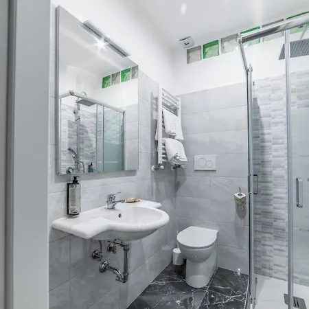 Bed and Breakfast In - Termini Train Station 4*
