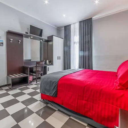 Bed and Breakfast In - Termini Train Station
