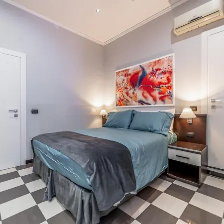 Bed and Breakfast In - Termini Train Station 4*