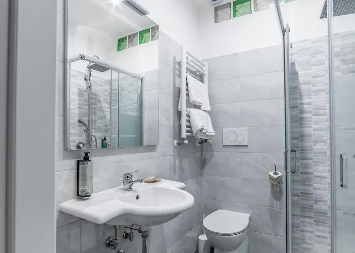 Bed & Breakfast In - Termini Train Station 4*